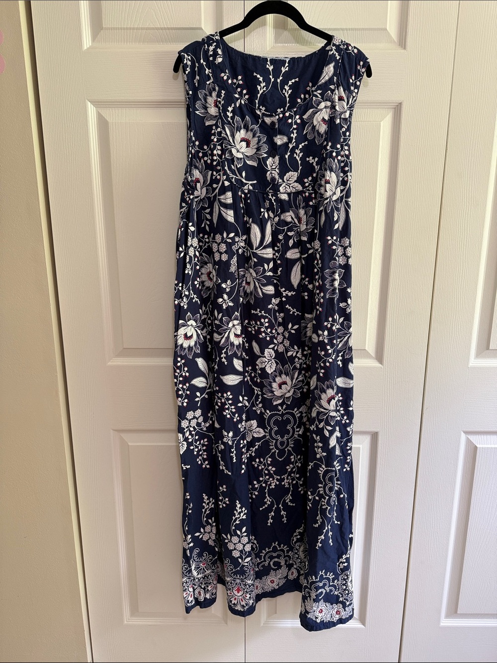 Navy Floral Sleeveless Maxi Dress